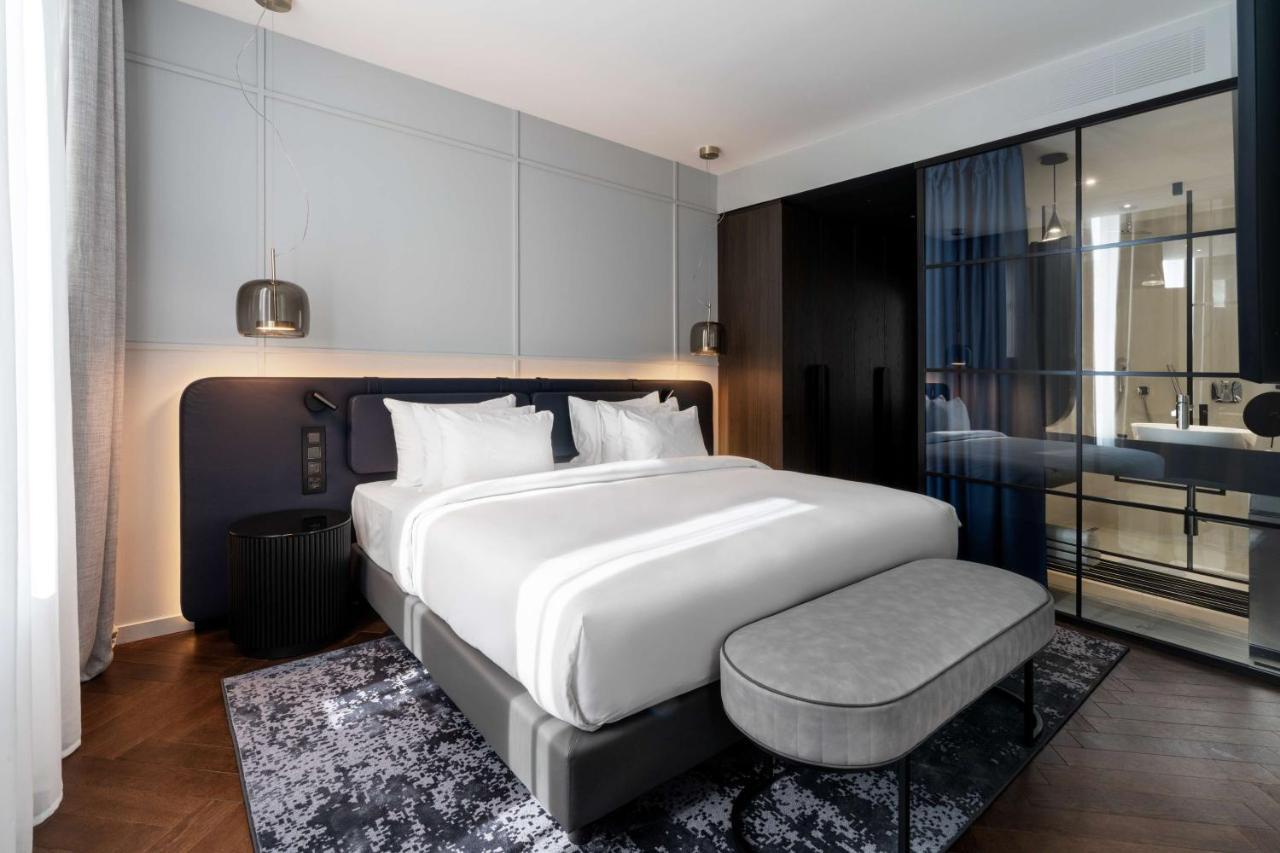 Radisson Collection Hotel, Santa Sofia 5* Milán